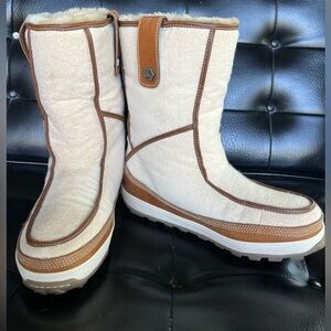 VERY RARE DEAD-StockTimberland Hallam Mukluk Angora Boots Cream Brown 8.5 NWoT